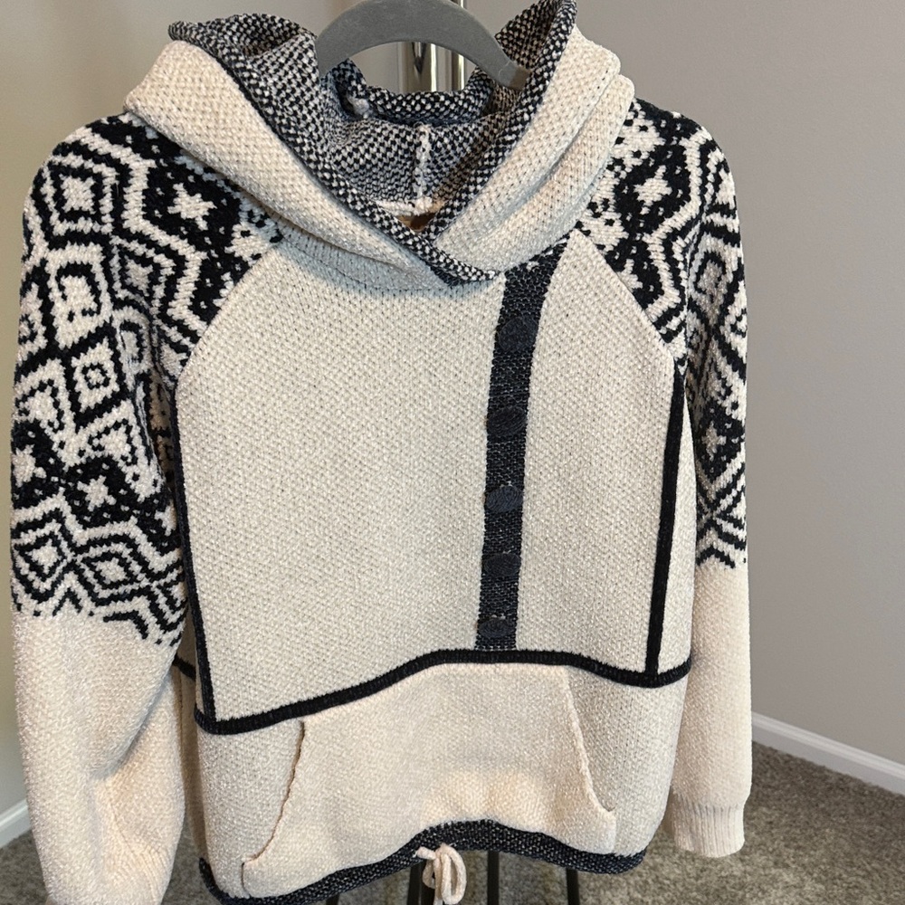 Cozy Dark Green  and Cream Patterned Women's Sweater